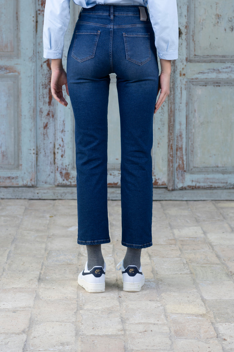 Hong Classic Straight-Leg High-Waist Jeans